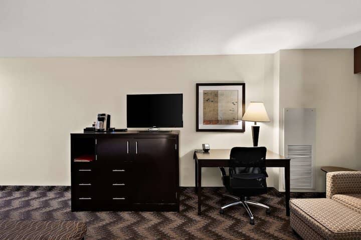 Room 11 of 29